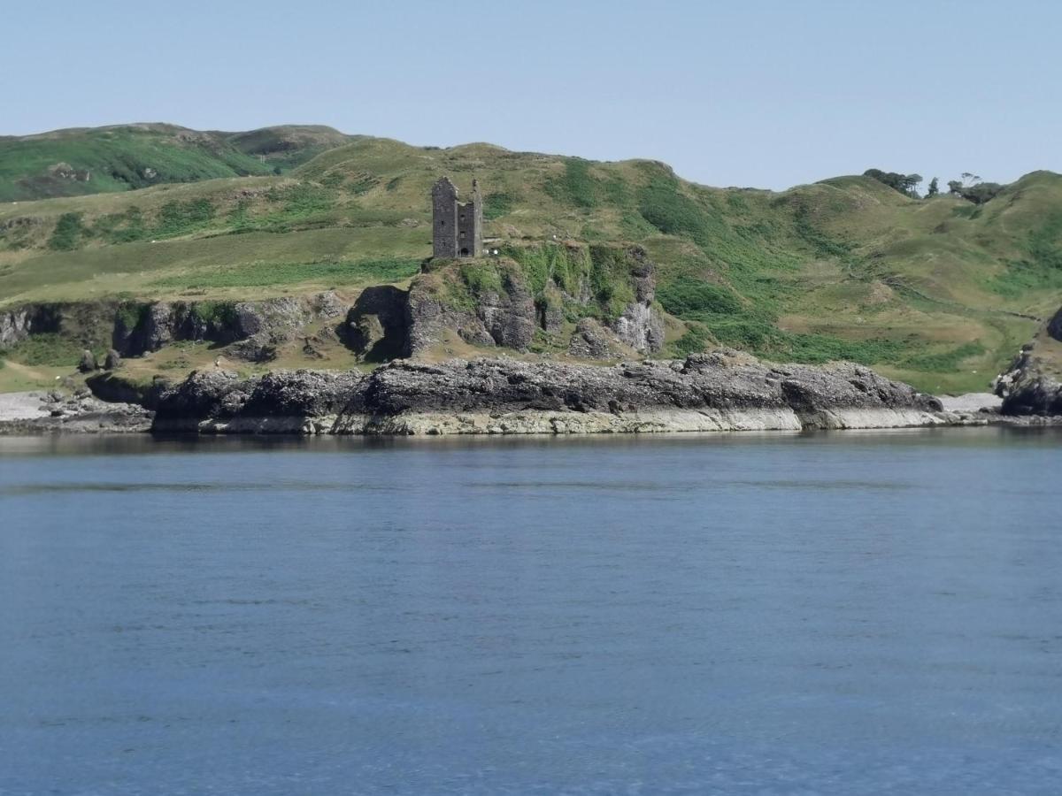 Oban Youth Hostel Bagian luar foto Dunskey Castle