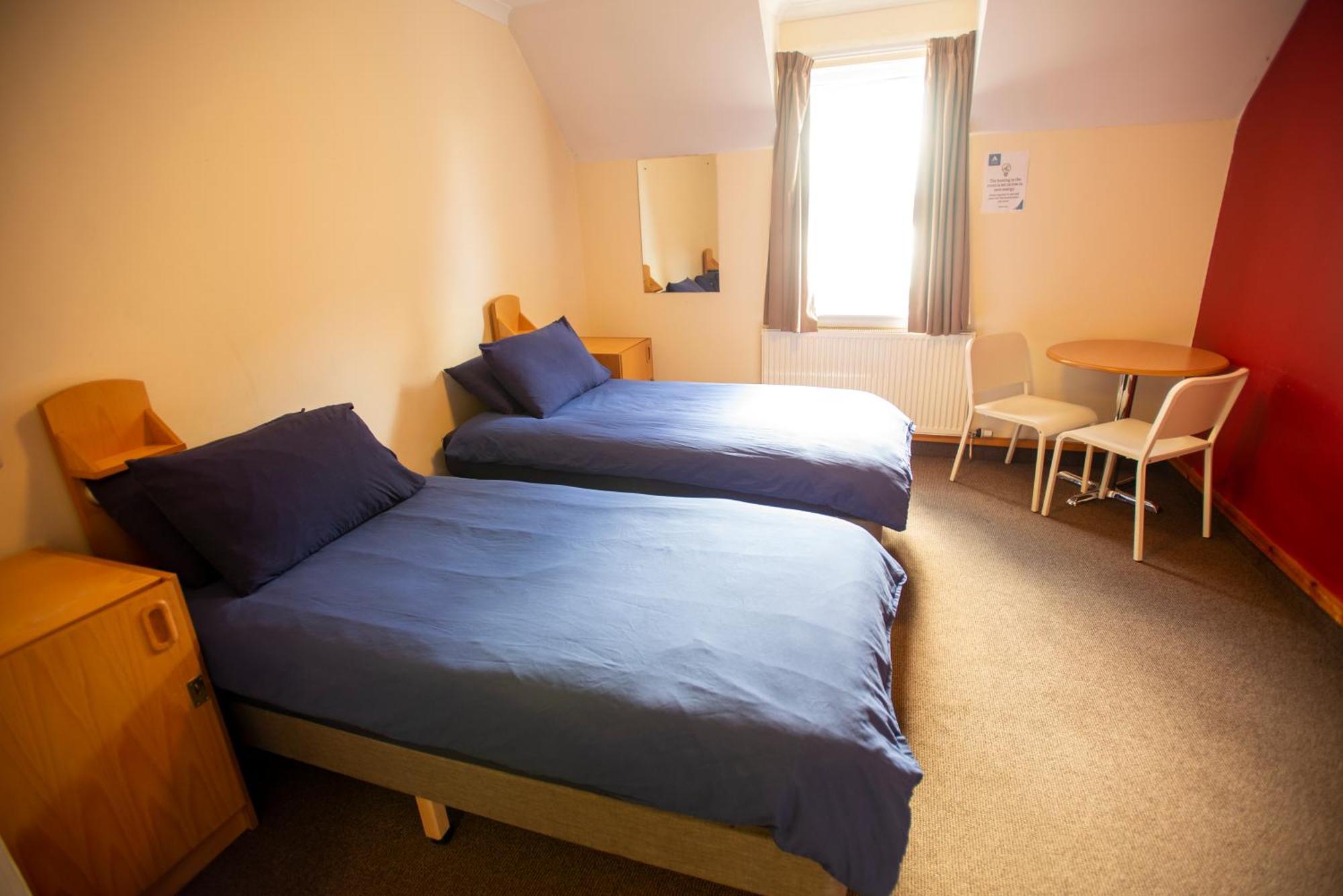 Oban Youth Hostel Bagian luar foto A typical bedroom