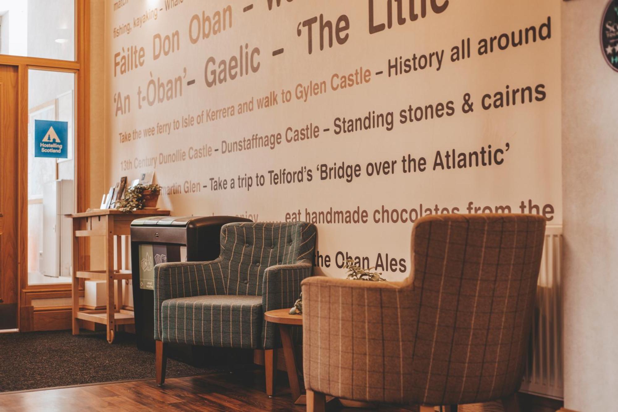 Oban Youth Hostel Bagian luar foto Interior of the visitor centre