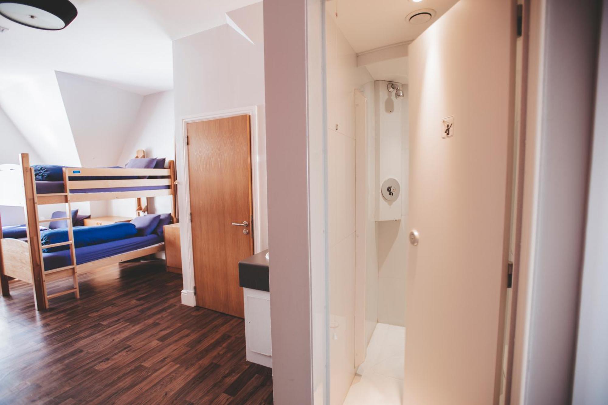 Oban Youth Hostel Bagian luar foto A typical bedroom in the halls of residence