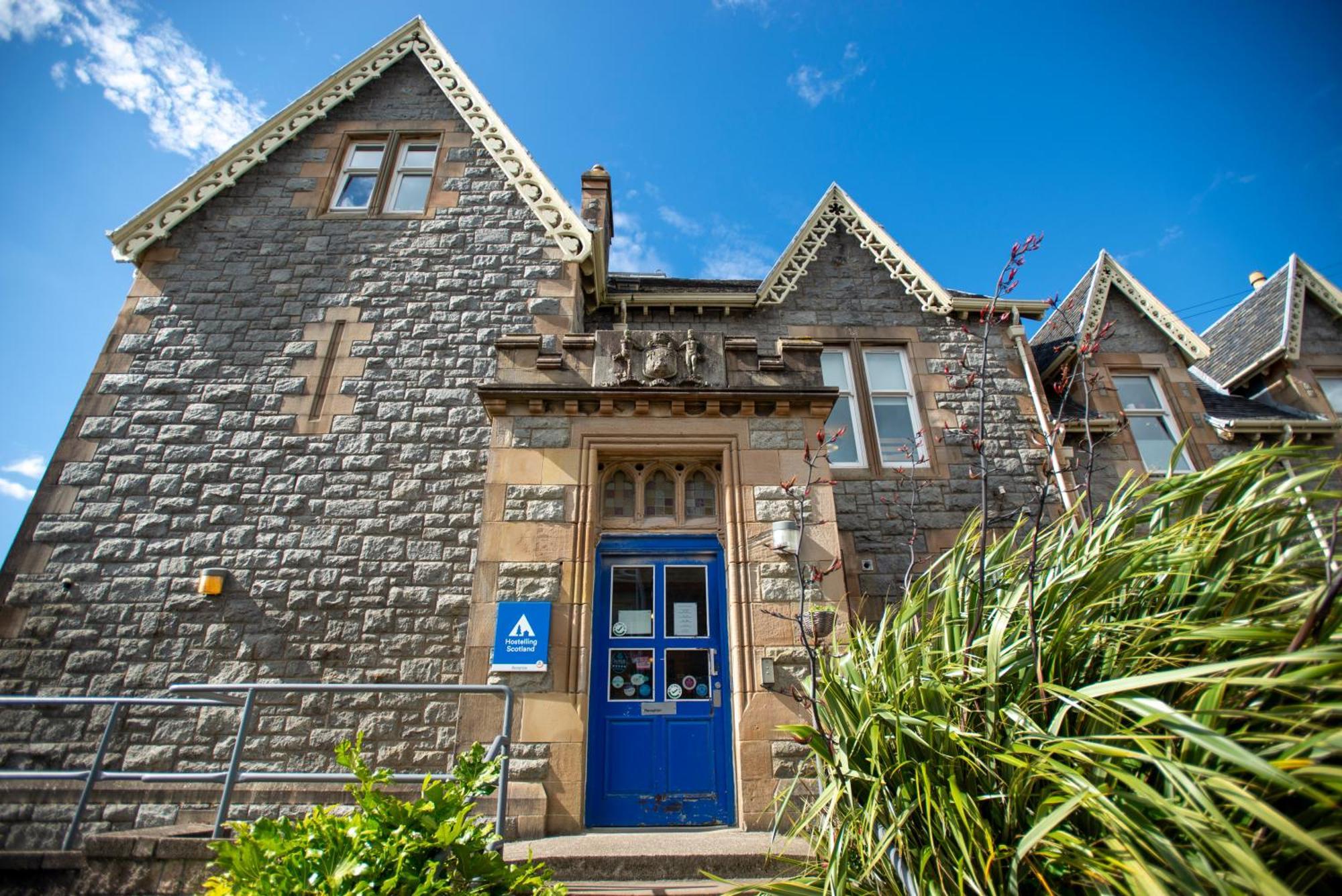 Oban Youth Hostel Bagian luar foto The old school house