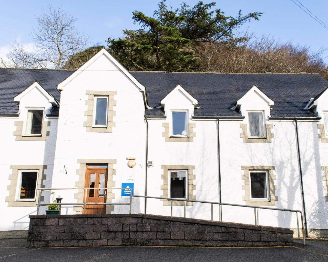 Oban Youth Hostel Bagian luar foto The old police station